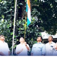 കൽപ്പറ്റ എ കെ ജി ഭവനിൽ സി പി ഐ എം സ്വാതന്ത്ര്യ ദിനാഘോഷം: കെ റഫീഖ് പതാക ഉയർത്തി