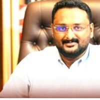 ആന്റോ അഗസ്റ്റിന്റെ വയനാട്ടിലെ വീട്ടിൽ നിന്ന് വൻ മദ്യശേഖരം പിടികൂടി; 43 ലിറ്റർ വിദേശമദ്യവും 7 ലിറ്റർ വൈനുമാണ് പിടികൂടിയത്